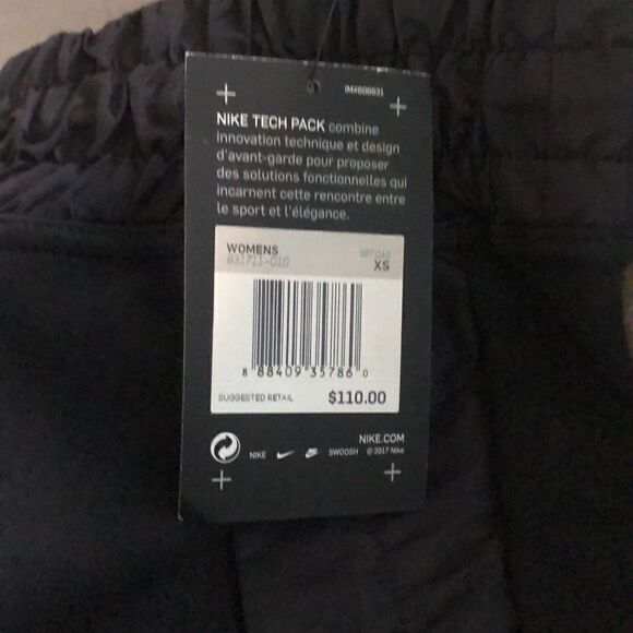 Nike Women's Tech Fleece Cropped Sneaker Pants Black Size XS NEW with tags - Picture 8 of 10